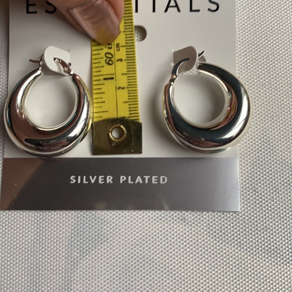 Silver hoop earrings - Picture 4 of 4
